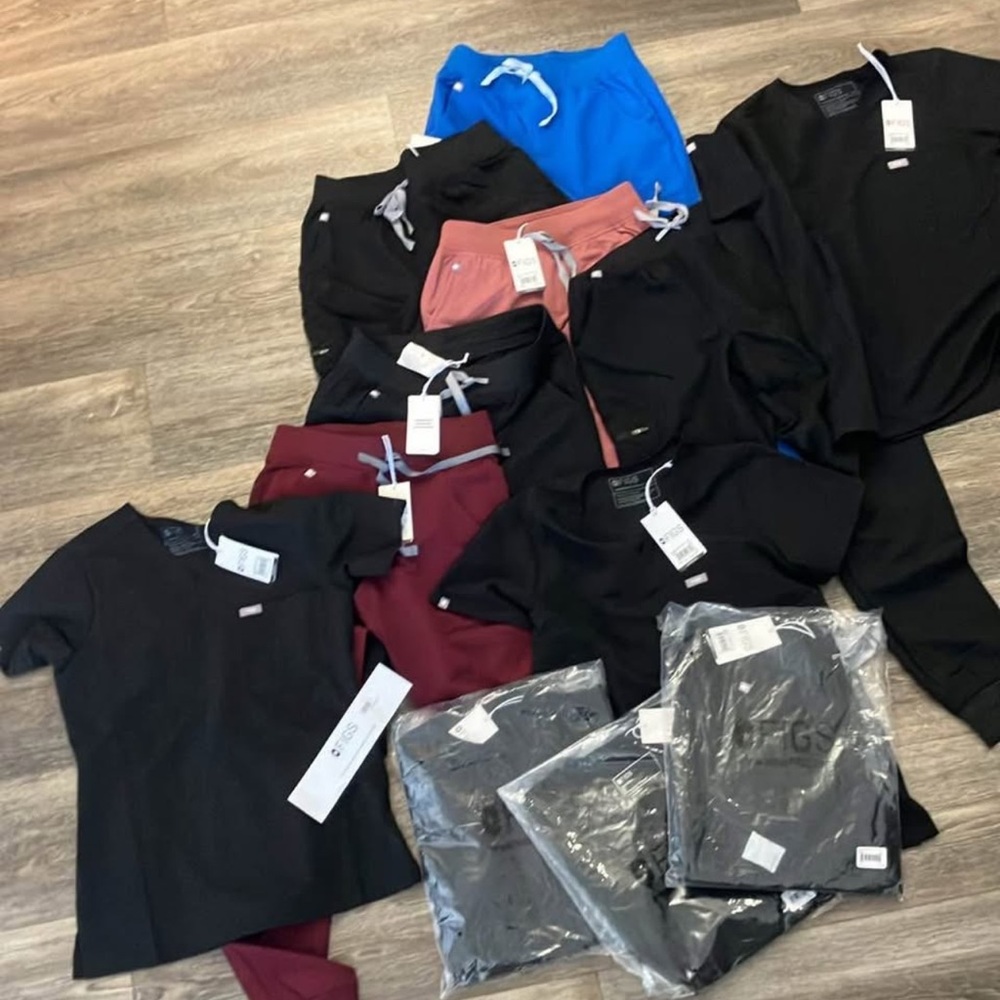 Brand Neww Figs Scrubs (with tags)